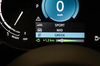 MINI 5-Deurs 1.5 Cooper Business Edition | CLIMA | STOELVERWARMING | DAB | APPLE | MOONWALK GREY / 42