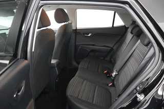 Kia Stonic 1.0 T-GDi MHEV DynamicPlusLine  - Apple Carplay/Android Auto - Cruise Control - Climate Control - Navigatie - Stuur/Stoel Verwarming - Fabrieksgarantie tot 01-2032 / 28