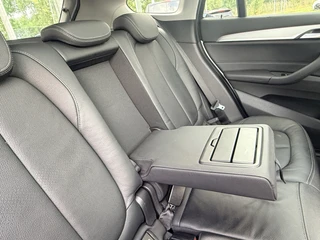 BMW X1 xDrive20i High Executive  | Afn. trekhaak | Pano | LED | Leder | Sportstoelen | Apple/Android | Stoelverwarming / 77
