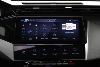 Peugeot 308 SW 1.2 PureTech Allure | Apple carplay/Android auto | Parkeercamera V + A | Electronic climate control | Draadloze telefoonlader | Stoelverwarming | Navigatie | Parkeersensoren V+A | Automaat / 23