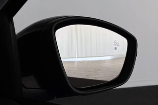 Peugeot 208 1.2 Hybrid 110 e-DCS6 Allure Navigatie Achteruitrijcamera Apple CarPlay / 22
