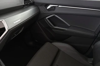 Audi Q3 45 TFSI e S Line / 41