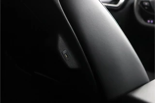 Kia EV6 Light Edition 63 kWh - SOH 99,7%  - Navigatie - Adaptive Cruise Control - Stoel/Stuur verwarming - Apple Carplay/Android Auto - Fabrieksgarantie tot 02-2032 / 54