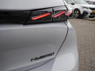 Peugeot 308 1.2 Hybrid 145 e-DCS6 GT € 6000,- DEMOVOORDEEL! | AGR stoelen | Stoel en stuurverwarming | Camera rondom | Adaptieve cruise control | Panoramadak | Afneembare trekhaak | Full led | 18 inch lichtmetalen velgen / 44