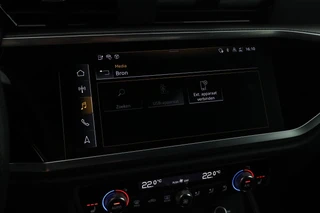 Audi Q3 45 TFSIe 245pk S edition Trekhaak Keyless Stoelverwarming Navigatie Adaptive Cruise S-Line / 34