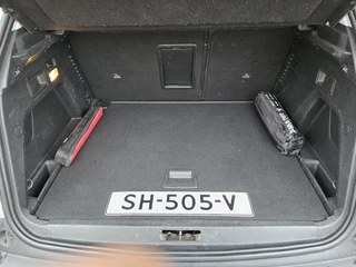 Peugeot 3008 1.2 PureTech Blue Lease Executive NAVI CAMERA TEL LM / 37