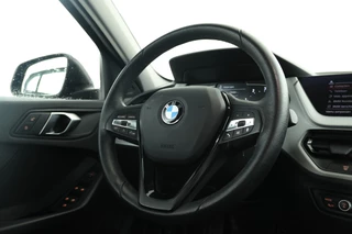 BMW 1 Serie 116d High Executive  5 Deurs hb, Navigatie, Climate / 25