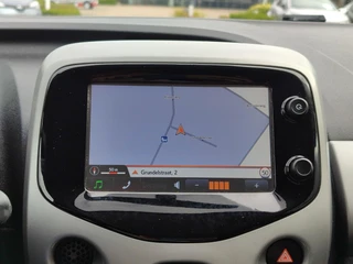 Toyota Aygo 1.0 VVT-i X-WAVE CABRIO / 21