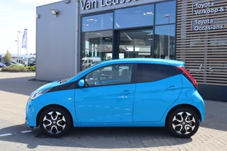 Toyota Aygo FIRST 5-DEURS LMV APPLE/ANDROID PRIVACY-GLASS LED AIRCO CAMERA BLUETOOTH DEALER-ONDERHOUDEN NL-AUTO / 2