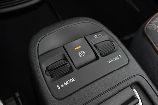 Fiat 500 C Icon 42 kWh Stoelverwarming 17'' Diamantfinish Velgen Cruise control / 34