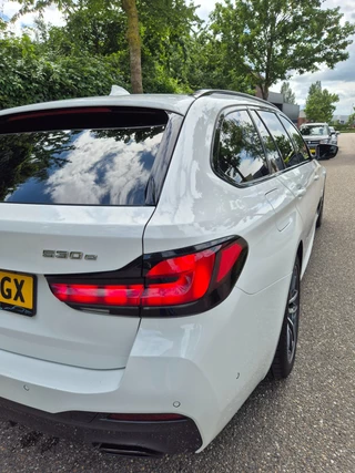 BMW 5-serie Touring 530e M Sport LED CarPlay Elek. Stoelen 100% dealer onderhouden 530e Business Edition Plus / 46