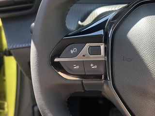 Peugeot 208 1.2 Hybrid 110 e-DCS6 Allure | Climate Control | Navigatie | Full LED | DAB | Parkeercamera/-sensoren | Apple Carplay/Android Auto | Dode hoekdetectie | Lichtmetalen velgen | / 28