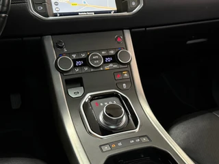 Land Rover Range Rover Evoque 2.0 Si4 HSE Dynamic Panorama | Leder | Camera | LED | Trekhaak | 4WD | Stoelverwarming | NAP | / 36