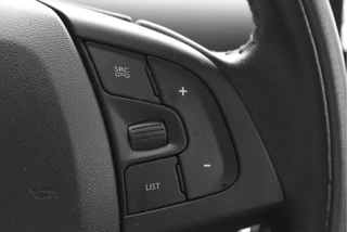 Citroën C4 Cactus 1.2 PureTech Shine Airbump Blackline  | NL-Auto | Nav | Cruise Control | PDC achter | LM-Velgen allweather | NAP | Distributie vervangen / 36