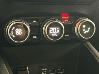 Renault Captur 1.6 E-Tech PHEV 160 Intens Groot Scherm + Navigatie | Parkeercamera | Cruise Control / 17