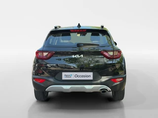 Kia Stonic 1.0 T-GDi MHEV DynamicLine Navigatie | Climate Control | Cruise Control | Apple CarPlay & Android Auto | Resterende fabrieksgarantie TM 150.000 KM | 2035 / 7