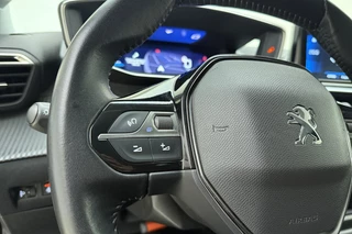 Peugeot 2008 1.2 Turbo 100pk Allure | Trekhaak | Navigatie | Achteruitrijcamera | Climate control | Parkeersensoren | Lichtmetalen velgen / 19