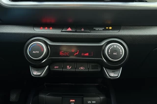 Kia Stonic 1.0 T-GDi MHEV DynamicPlusLine | Navigatie | Apple Carplay | Cruise Adaptief | Climate Control | Camera+sensoren | Keyless Entry&Start / 24