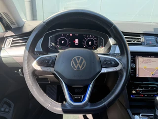 Volkswagen Passat Variant 1.4 TSI PHEV GTE * Trekhaak * AUTOMAAT * Parkeercamera * Head-up Display * / 21