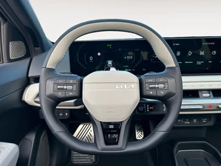 Kia EV4 Hatchback GT-PlusLine 81.4 kWh | Schuif/kanteldak | Lederen bekleding | 360 Graden camera | Head up display | Elektrische achterklep | Elektrische stoel verstelling met geheugen | Stoel verwarming + ventilatie voor | Dodehoek camera | Draadloze oplader / 15