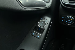 Ford Fiesta 1.0 EcoBoost ST-Line | Panoramisch Schuifdak | Climate control | Navigatie | Lichtmetalen velgen| Parkeersensoren | Keyless start | Extra getint glas / 22