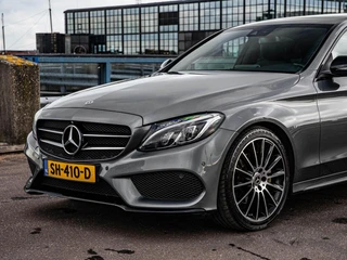 Mercedes-Benz C-klasse 180 AMG Night Edition | Panoramadak | Burmester | Memory | 360 Camera | Leder | LED | Sfeerverlichting | Stoelverwarming | 19" / 41