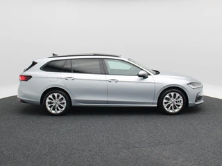 Skoda Superb Combi 1.5 TSi 204 Pk PHEV Edition | Panoramadak | Stoelverwarming | Camera | Trekhaak | Adaptive Cruise | 17 Inch | 23.131 Km !! / 8