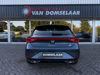 SEAT Leon 1.4 TSI eHybrid PHEV FR 204PK Trekhaak Camera Carplay ACC / 55