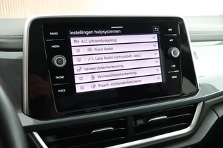 Volkswagen T-Roc 1.0 TSI 110pk Style Trekhaak LED Virtual Cockpit Navigatie / 33