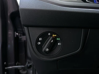 Volkswagen Taigo 1.0 TSI R-Line Business LED Camera Stoelverwarming App-Connect DAB+ / 22