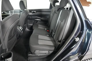 Kia Sorento 1.6 T-GDI 4WD 265 pk PHEV  | SOH 100% | 7 pers | Dealer onderhouden | / 16