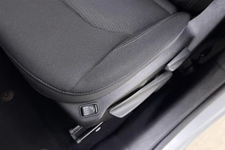 Jeep Renegade 1.3T DDCT Limited Automaat | Trekhaak | Climate control | Hoge instap | Dakrails | DAB Radio | Lichtmetalen velgen | Cruise control / 18