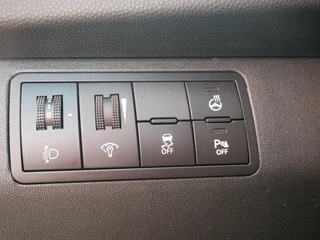 Hyundai ix20 1.6i Premium Camera| Cruise| Navi+BT / 18