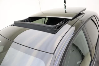 Opel Astra 1.2 Turbo 145pk Hybrid GS 145 PK Automaat | Navigatie | Panoramisch schuif/kanteldak | Stoel & Stuurverwarming | Climate control | Rondomzicht camera | Extra getint glas | 18" Lichtmetalen velgen / 21