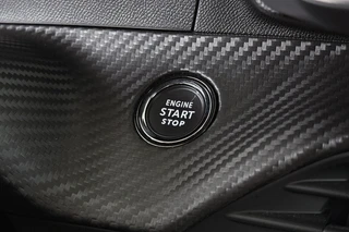 Peugeot e-2008 EV Allure Pack 50 kWh Stoelverwarming Camera Apple CarPlay / 39