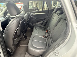 BMW X1 xDrive20i High Executive  | Afn. trekhaak | Pano | LED | Leder | Sportstoelen | Apple/Android | Stoelverwarming / 71