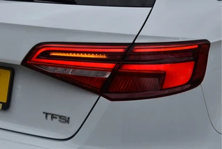 Audi A3 Sportback 1.5 TFSI CoD Sport S Line Edition 150 pk  | NL-Auto | Open dak | Carplay | Adapt.Cruise Control | Navi | Full LED | Onderh.historie / 28