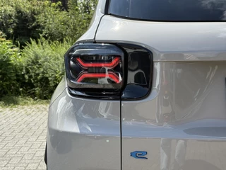 Jeep Avenger Summit 54 kWh | Climate & Adaptive Cruise Control | Achteruitrijcamera | Dodehoek detectie | Applecarplay/Android Auto | / 25