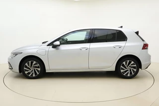 Volkswagen Golf 1.4 eHybrid Style 204pk | DSG | Trekhaak | Navigatie | Comfortstoel | Apple Carplay/Android Auto | Adapt. Cruise control | Climate control | LED koplampen / 6