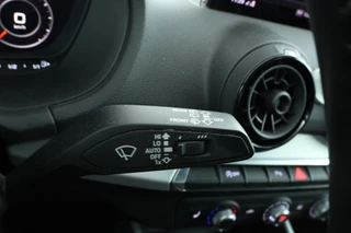 Audi Q2 1.4 TFSI CoDS-line  Automaat, Stoelverwarming, Virtual, Leer, / 25