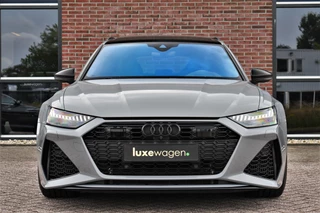 Audi RS6 Avant 4.0 TFSI quattro  Nardo Ceramic Pano Trekh Sportuitl HUD ACC Dynamic+ 4WS / 8
