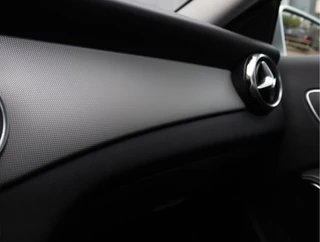 Mercedes-Benz GLA 200 Premium  | Trekhaak | 360 Camera | LED / 54