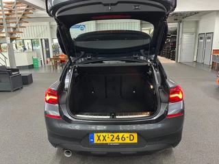BMW X2 SDrive18i Executive / NL-auto / Navigatie / 13