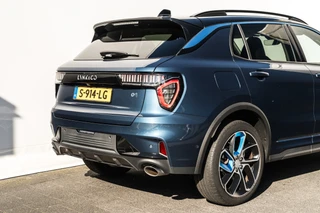Lynk & Co 01 1.5 Plug-in Hybrid 262 Pk Panoramadak | 75 km Elektrisch | 360 Camera | Full Map Navi | NL Auto | 20 inch. LMV | 1e eigenaar / 32