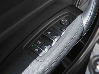 BMW 1-serie 118i M Sport Edition| LEDER | STOELVERWARMING | 19 INCH | PDC | NAVI / 41