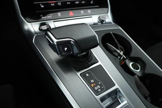 Audi A6 Avant 55 TFSI e quattro Competition S-line  262pk, zwarte hemel s-line stuur climate, / 38