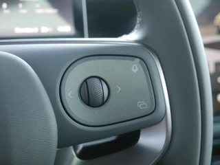 Leapmotor B05 ProMax Design 67.1 kWh | Panoramadak | Elektrisch verstelbare stoelen | Stuurwiel verwarming | Apple carplay/Android auto | Sfeerverlichting | Regensensor | Privacyglas | 19 inch lichtmetalen velgen / 23