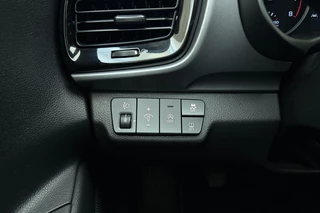 Kia Stonic 1.0 T-GDi MHEV DynamicPlusLine | Navigatie | Apple Carplay | Cruise Adaptief | Climate Control | Camera+sensoren | Keyless Entry&Start / 18