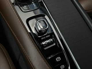 Volvo XC90 2.0 T8 Recharge AWD Inscription | Panoramadak | Luchtvering | Trekhaak / 18