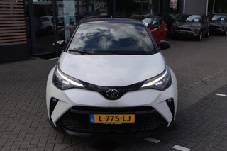 Toyota C-HR 1.8 HYBRID GR-SPORT 19"LM-VELGEN 1e EIGENAAR NL-AUTO STOELVERW. LED JBL-AUDIO P-SENSOREN APPLE/ANDROID 19"LMV / 14